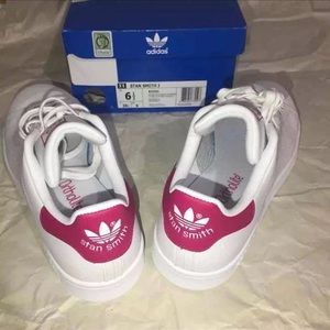 Adidas Stan smith (Big Kids 6.5)